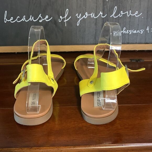 Steve Madden Yellow sandals size 10 - Picture 3 of 8